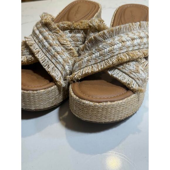 Universal Threads Summer Straw Platform Heels Size 10 - Picture 3 of 7